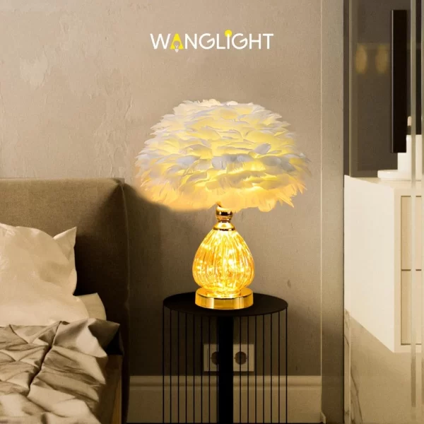Đèn bàn lông vũ sao trời phong cách Bắc Âu